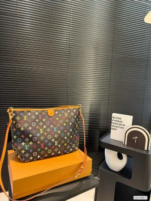 2 colors Stylish and colorful handbags