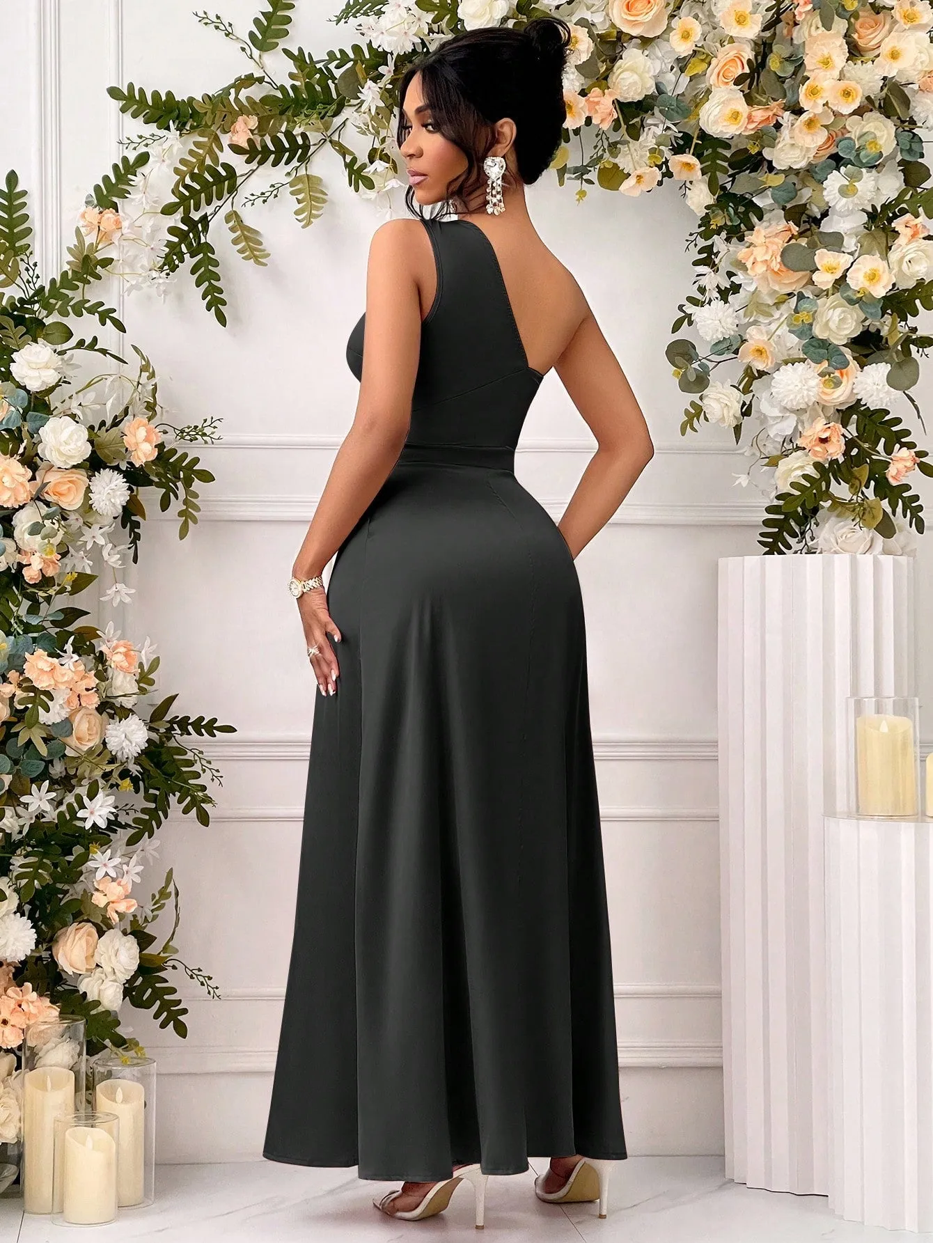 Cherry Vibes: Vestido de fiesta elegante en