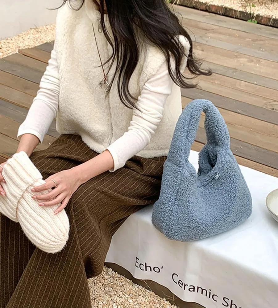 Cute Lambwool Bag for Women Soft Plush Shoulder Purses and Handbag Trendy Winter Faux Fur Clutch Purse Small Tote Bag