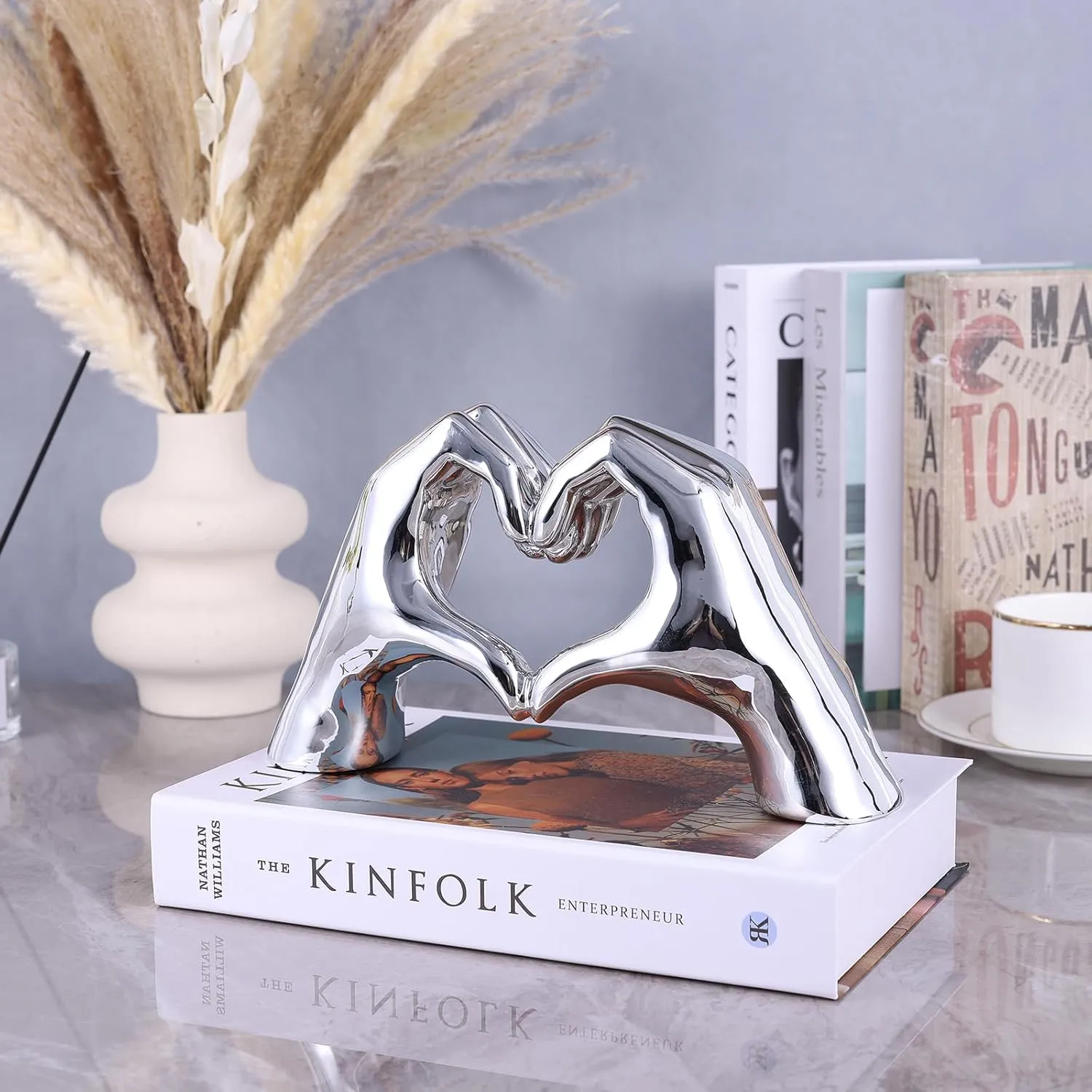 DOVDOV Heart and Hand Sculpture, Hand and Heart Statue Home Decor, Cute Heart Shaped Bracelet Holder, Bohemian Wedding Decor, Girly Room Decor Aesthetics, Birthday Gift for Wife, Wedding