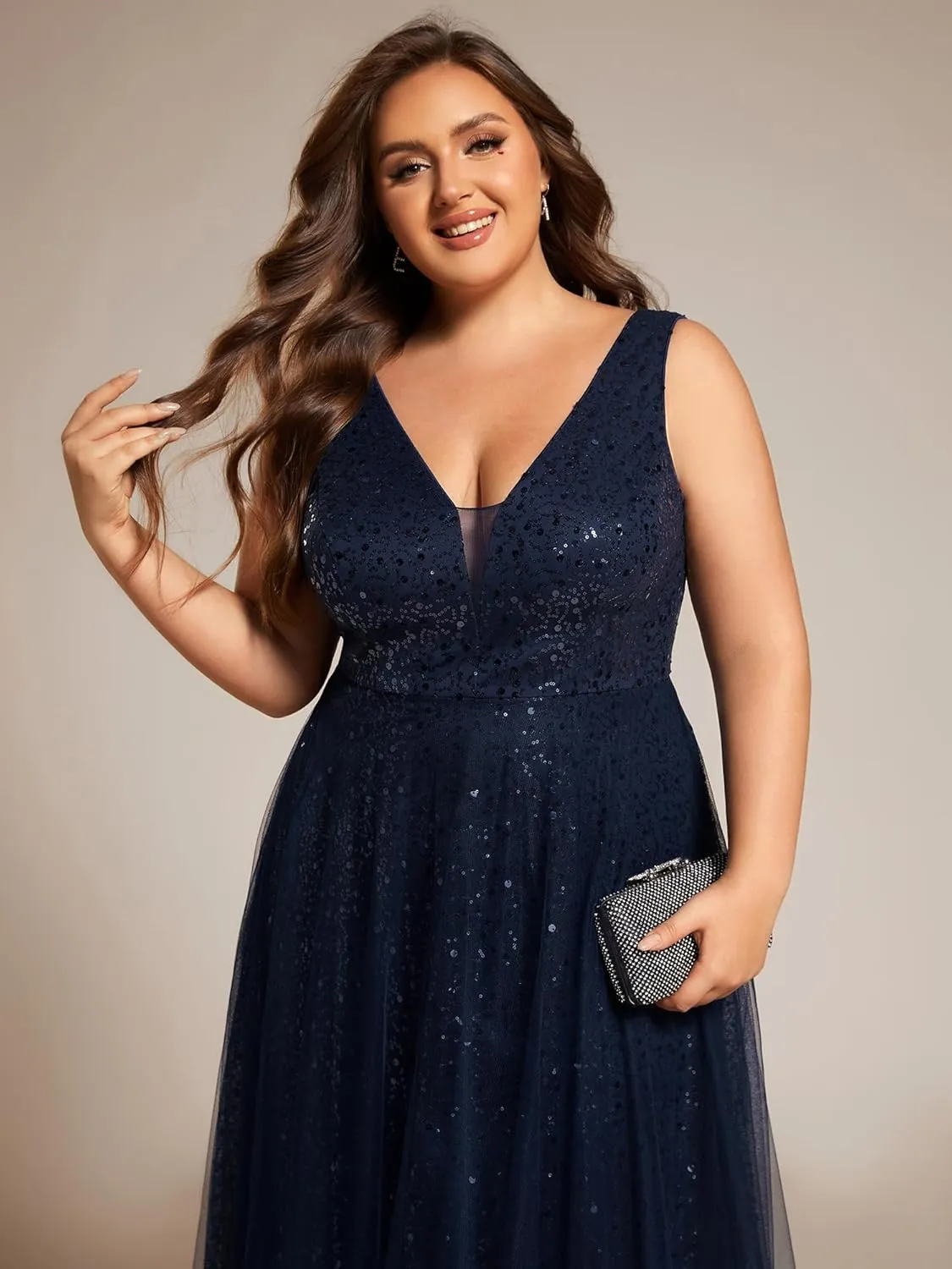 Ever-Pretty Plus Sparkle V Neck A Line Sleeveless Sequin Plus Size Prom Dresses Ball Gowns for Curvy Women 02163-DA