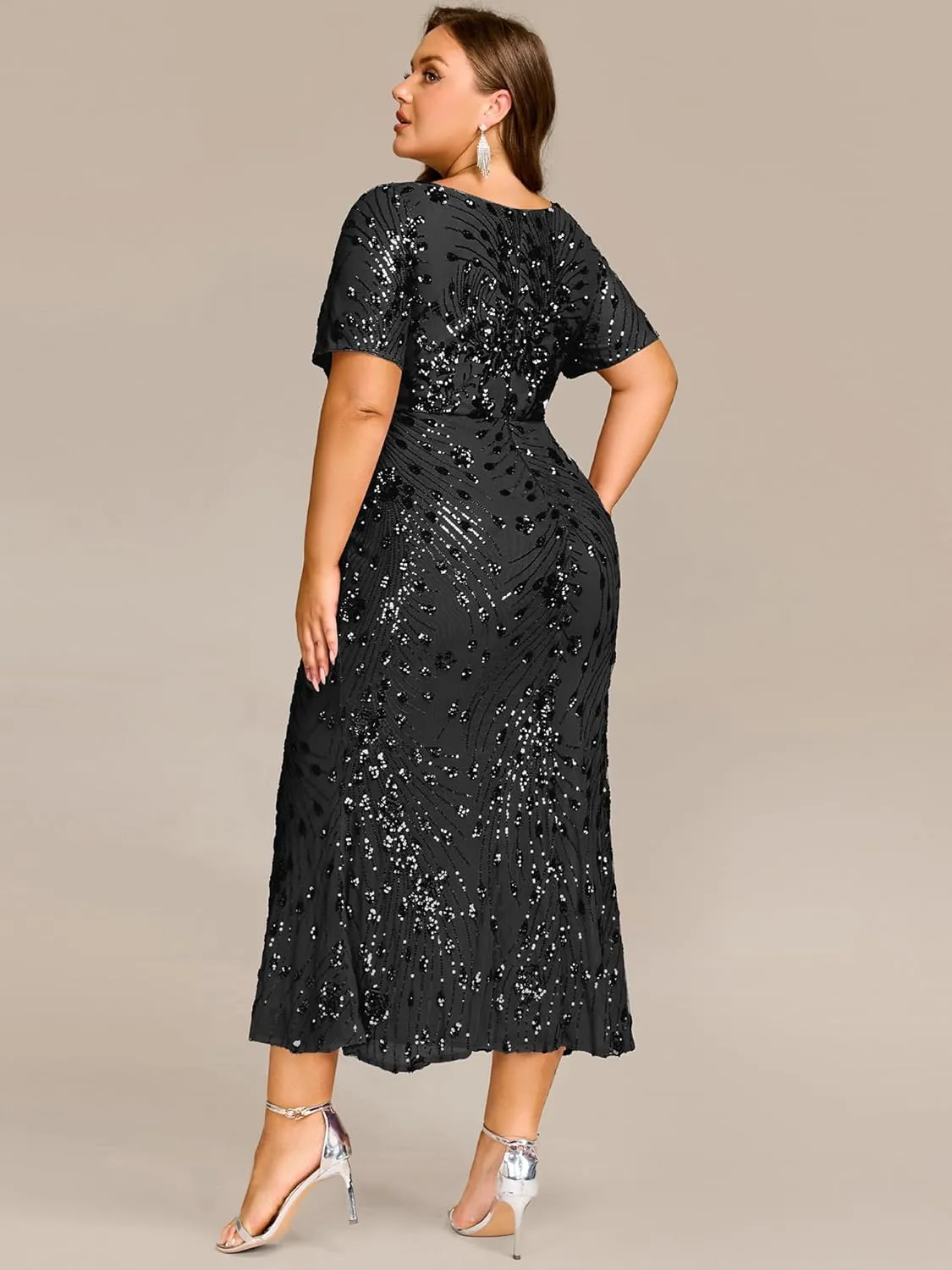Ever-Pretty Plus Women's Round Neck Short Sleeves Bodycon Stretchy Gorgeous Sequin Maxi Evening Gown Plus Size Formal Dresses