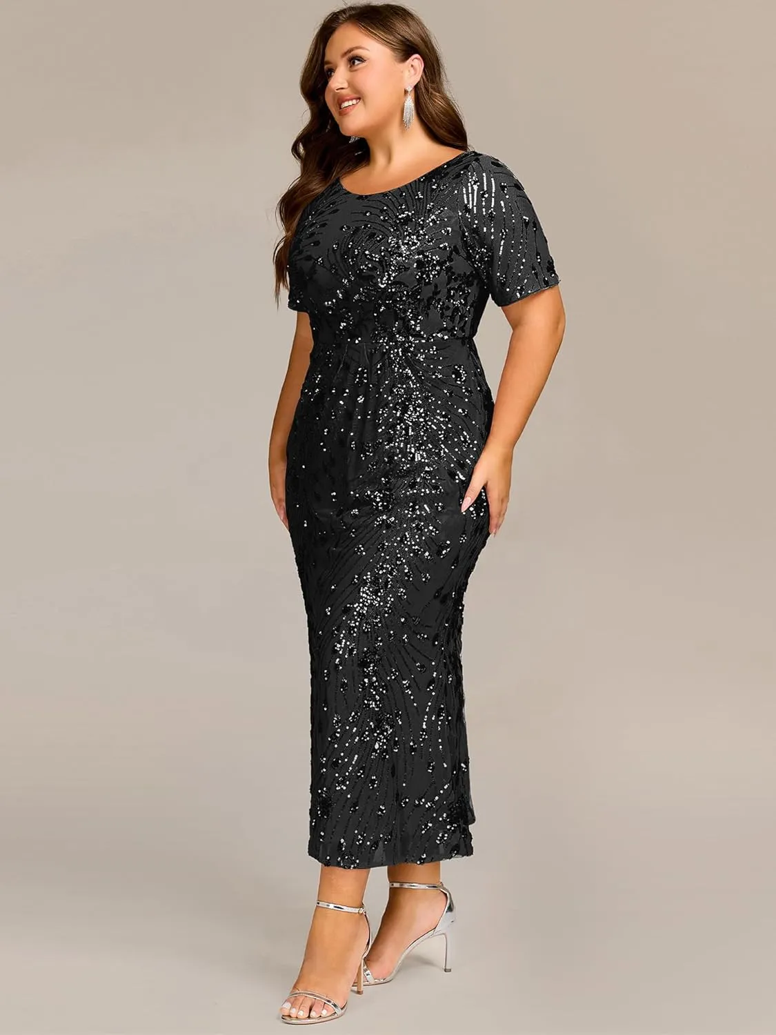 Ever-Pretty Plus Women's Round Neck Short Sleeves Bodycon Stretchy Gorgeous Sequin Maxi Evening Gown Plus Size Formal Dresses