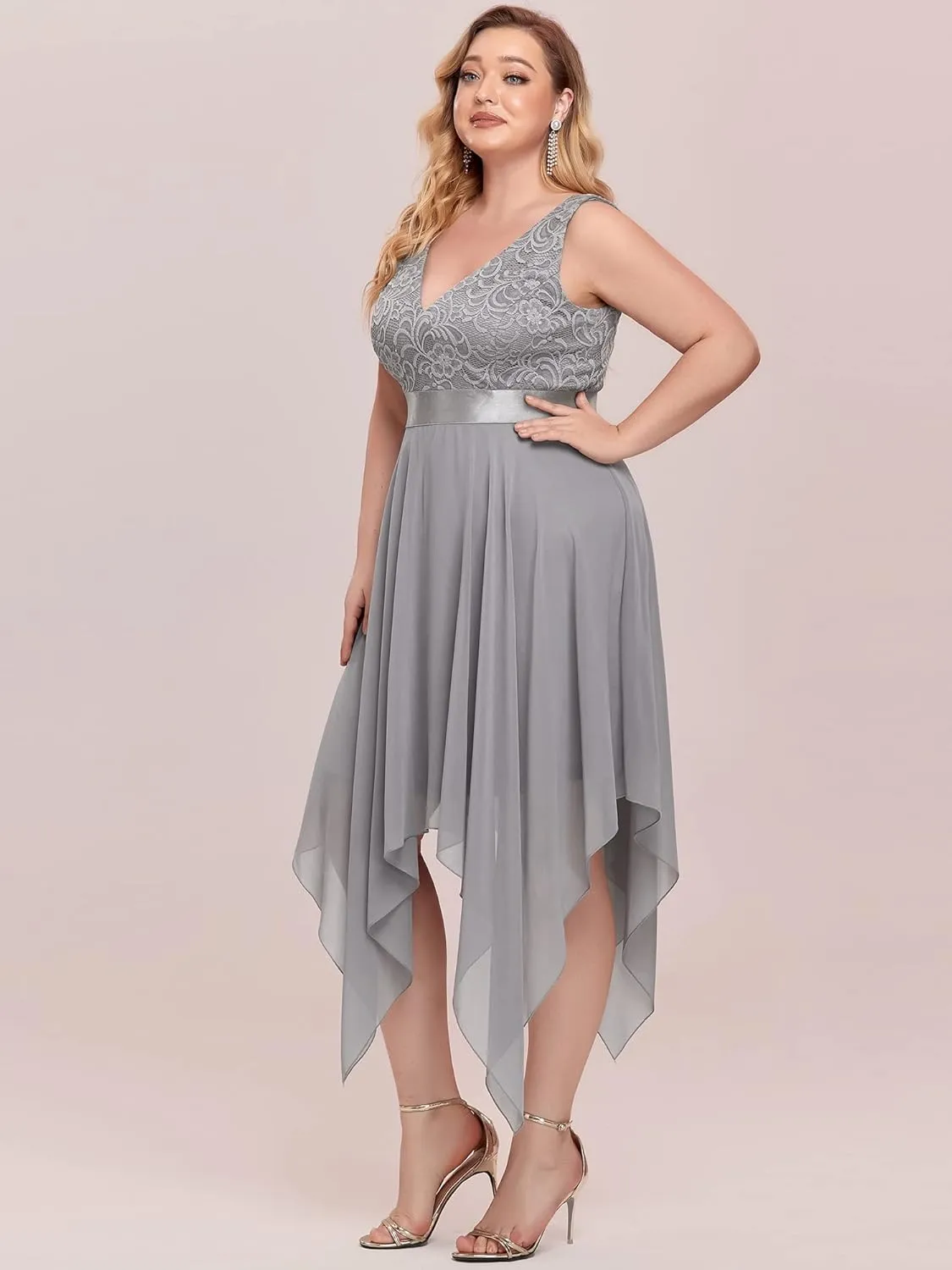 Ever-Pretty V Neck Chiffon Lace Asymmetric Knee Length Summer Plus Size Cocktail Dresses for Curvy Women