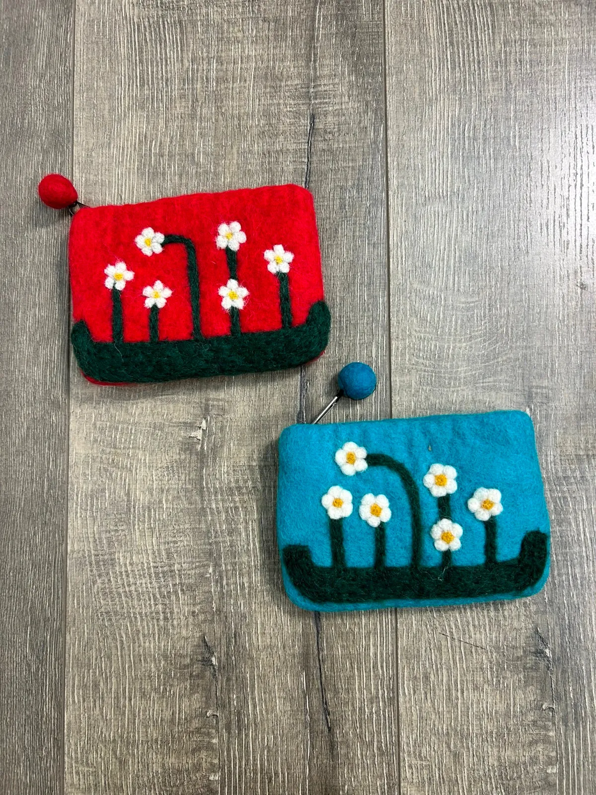 Felt Daisy Purse