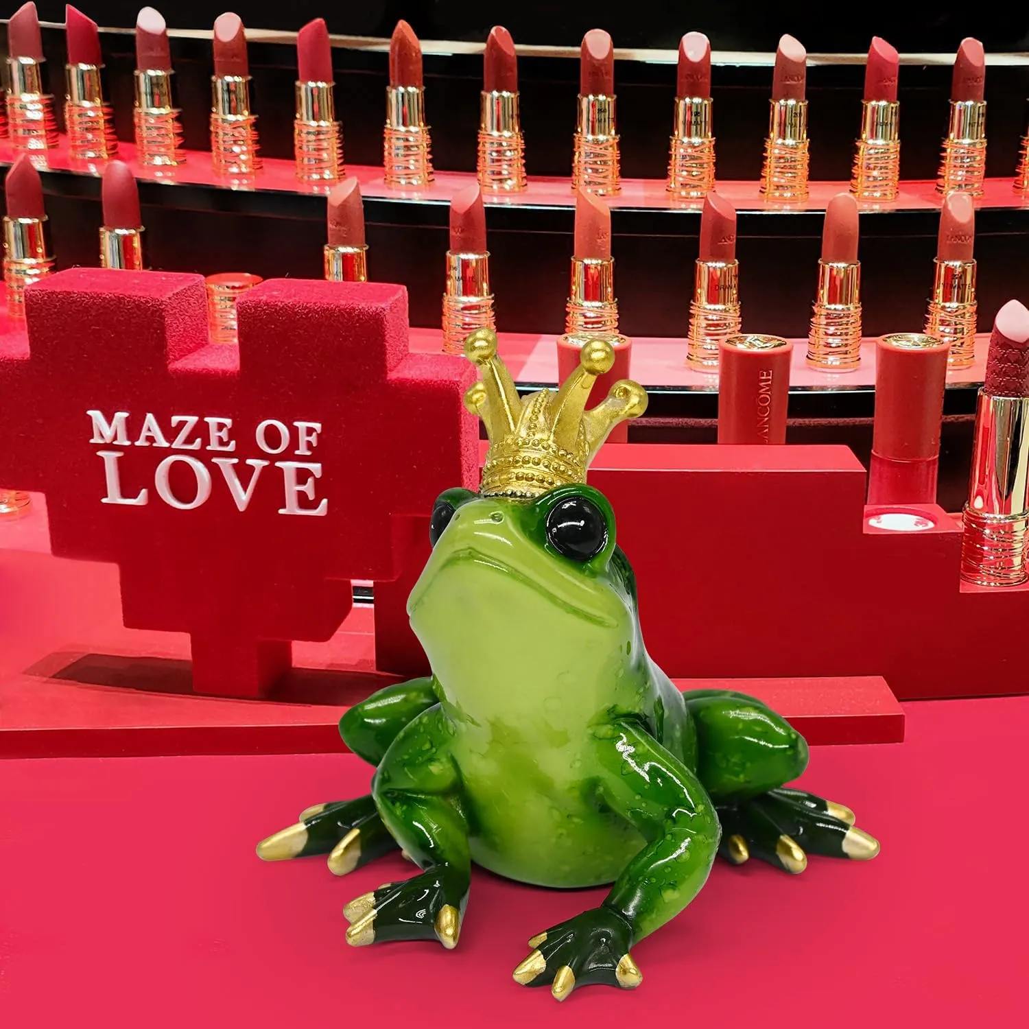 Frog Crown Prince Prime Bedroom Ornament Collectible Cute Figurine Statue Home Office Desk Bookcases Decorations Gifts for Women Sister Lover Room Baby Shower Decor Cake Topper