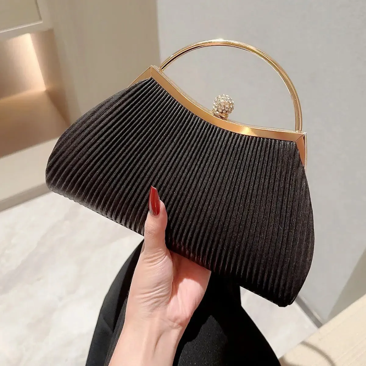ISKYBOB Wrinkled Evening Clutch Bag Women's Shiny Banquet Bag Dressed Banquet Bag Glitter Purse Ladies Wedding Party Handbag