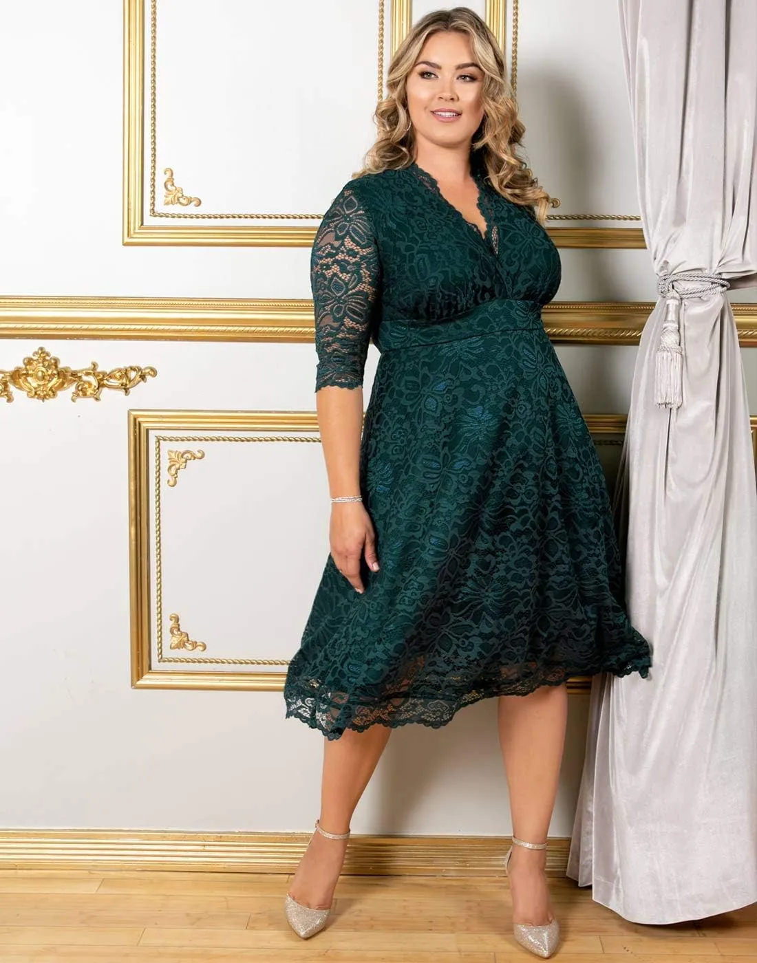 Kiyonna Women's Plus Size Special Occasion Mademoiselle Lace Cocktail Dress