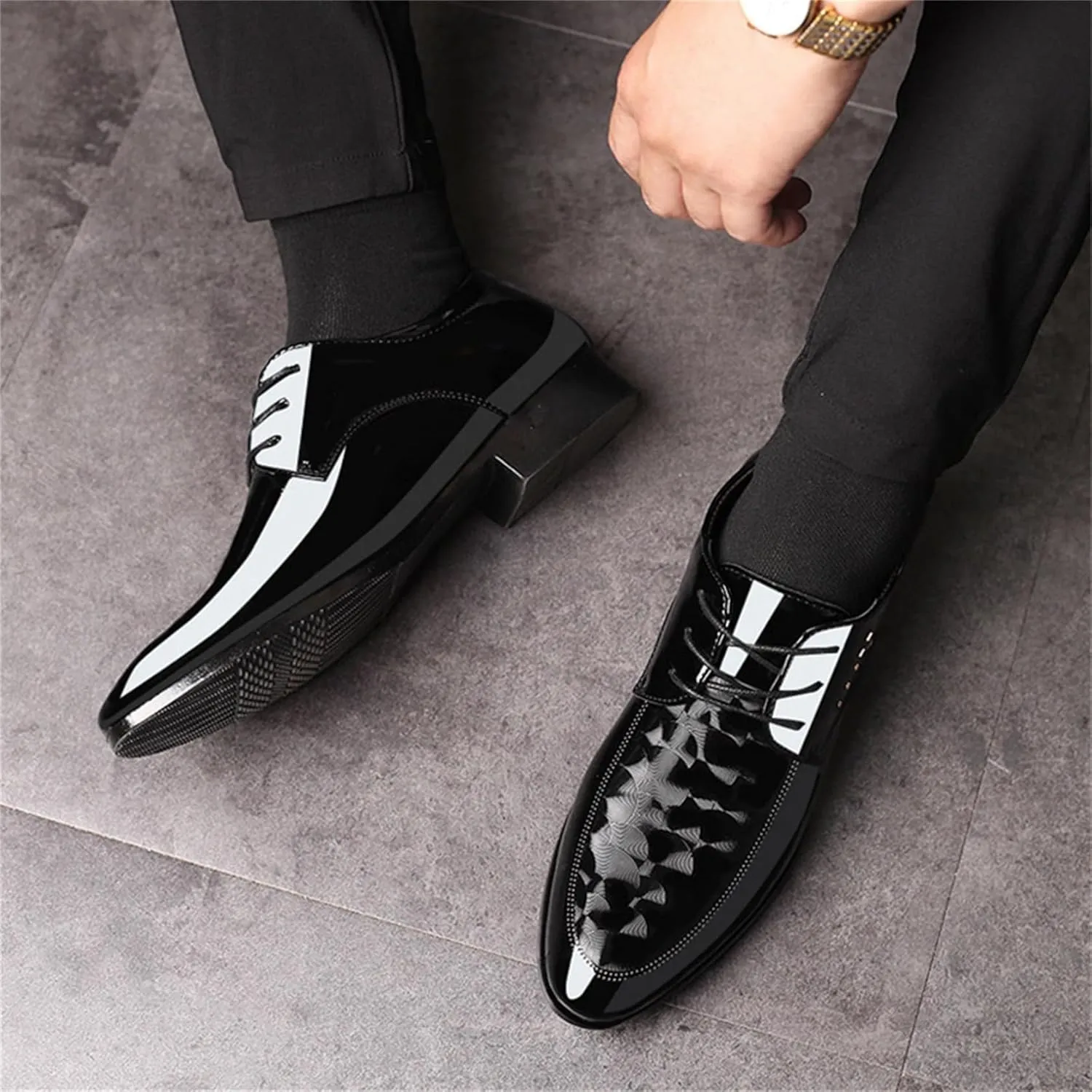 Men's Vintage Elegant Patent Leather Dress Shoes Lace-up Formal Business Oxfords Wedding Prom