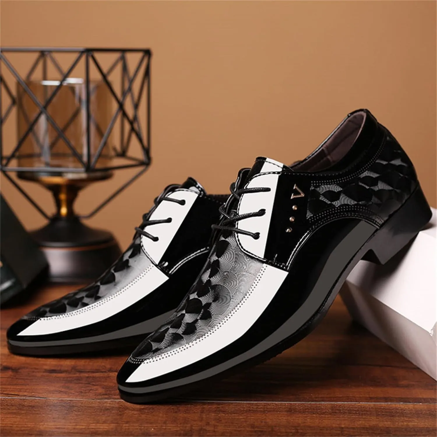 Men's Vintage Elegant Patent Leather Dress Shoes Lace-up Formal Business Oxfords Wedding Prom