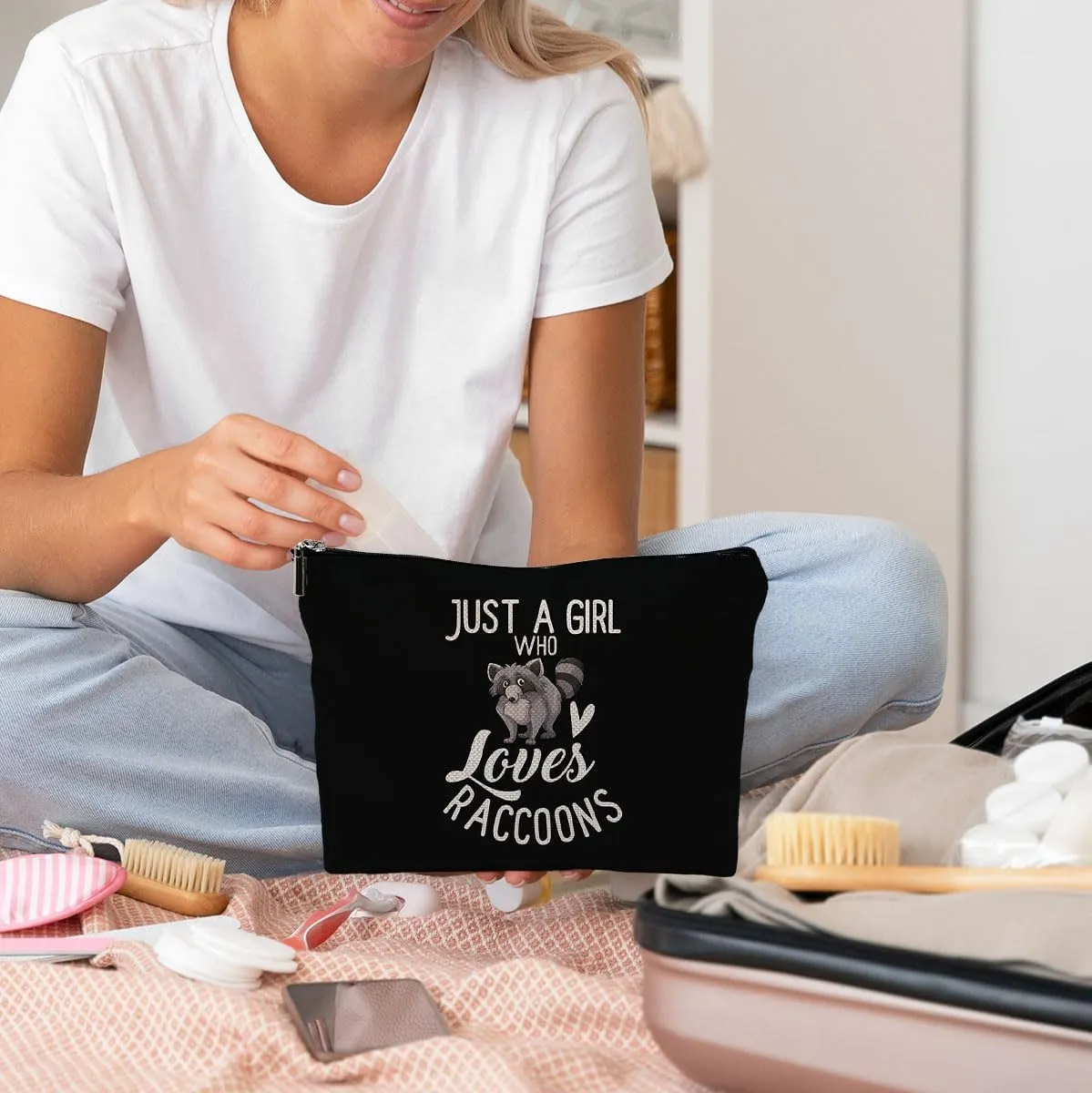 Raccoon Makeup Bag, Raccoon Gifts for Girls Raccoon Lovers Women, Cute Raccoon Gifts, Just a Girl Who Loves Raccoons Small Makeup Cosmetic Bag for Purse