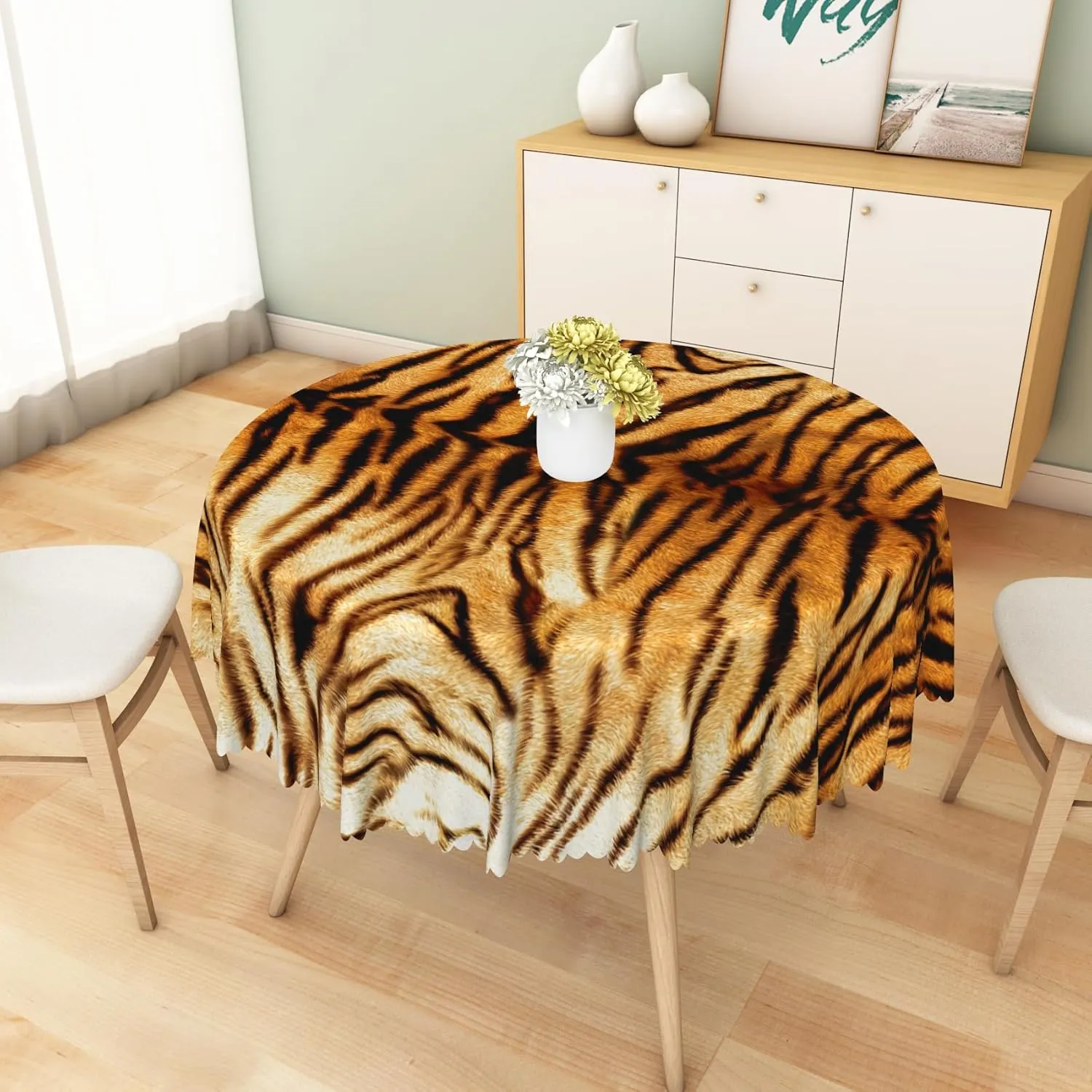 Tiger Print Round Tablecloth 70 Inch Brown Black Wild Animal Tiger Skin Fabric Table Cloth Polyester Oilproof Washable Jungle Table Cover for Theme Party Picnic Camping Dining Decoration