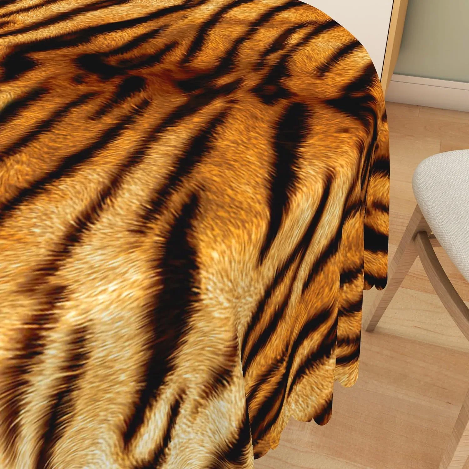 Tiger Print Round Tablecloth 70 Inch Brown Black Wild Animal Tiger Skin Fabric Table Cloth Polyester Oilproof Washable Jungle Table Cover for Theme Party Picnic Camping Dining Decoration