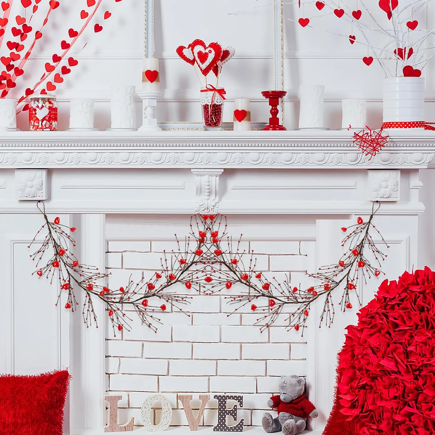 Valentine's Day Garland with 30 Fairy Lights 4.5ft Pip Berry Decorative Berry Blossom with Hearts LED Christmas Lights Garland for Valentine's Day Wedding Party