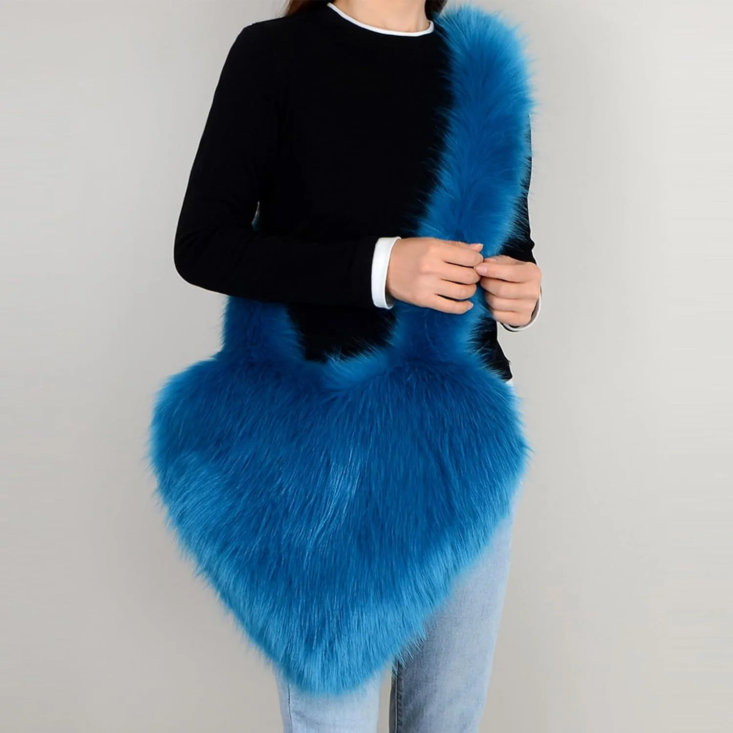 Women's Faux Fur Shoulder Bag Cute Heart Purse Soft Plush Shoulder Bag Furry Women's Crossbody
