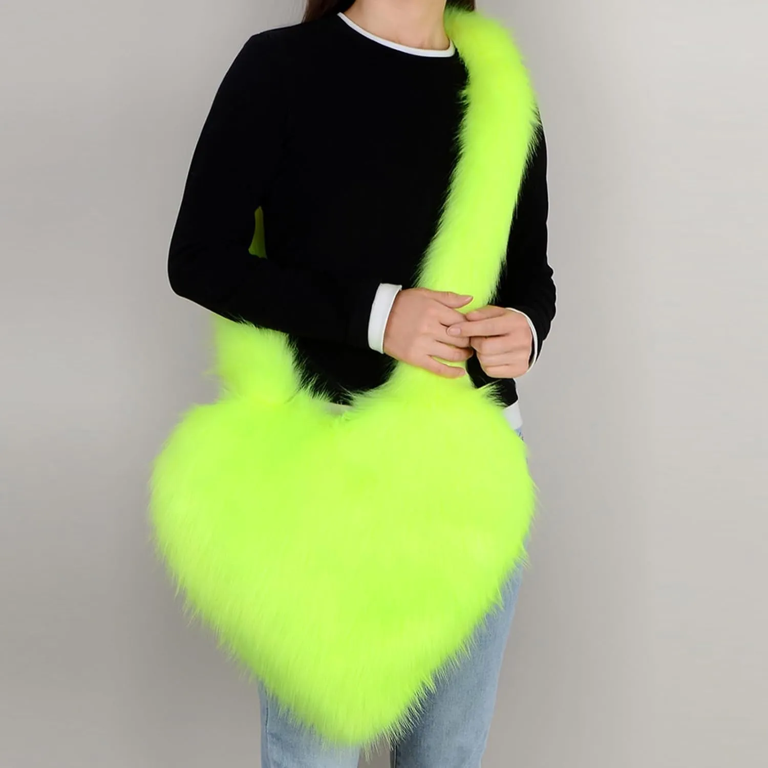 Women's Faux Fur Shoulder Bag Cute Heart Purse Soft Plush Shoulder Bag Furry Women's Crossbody