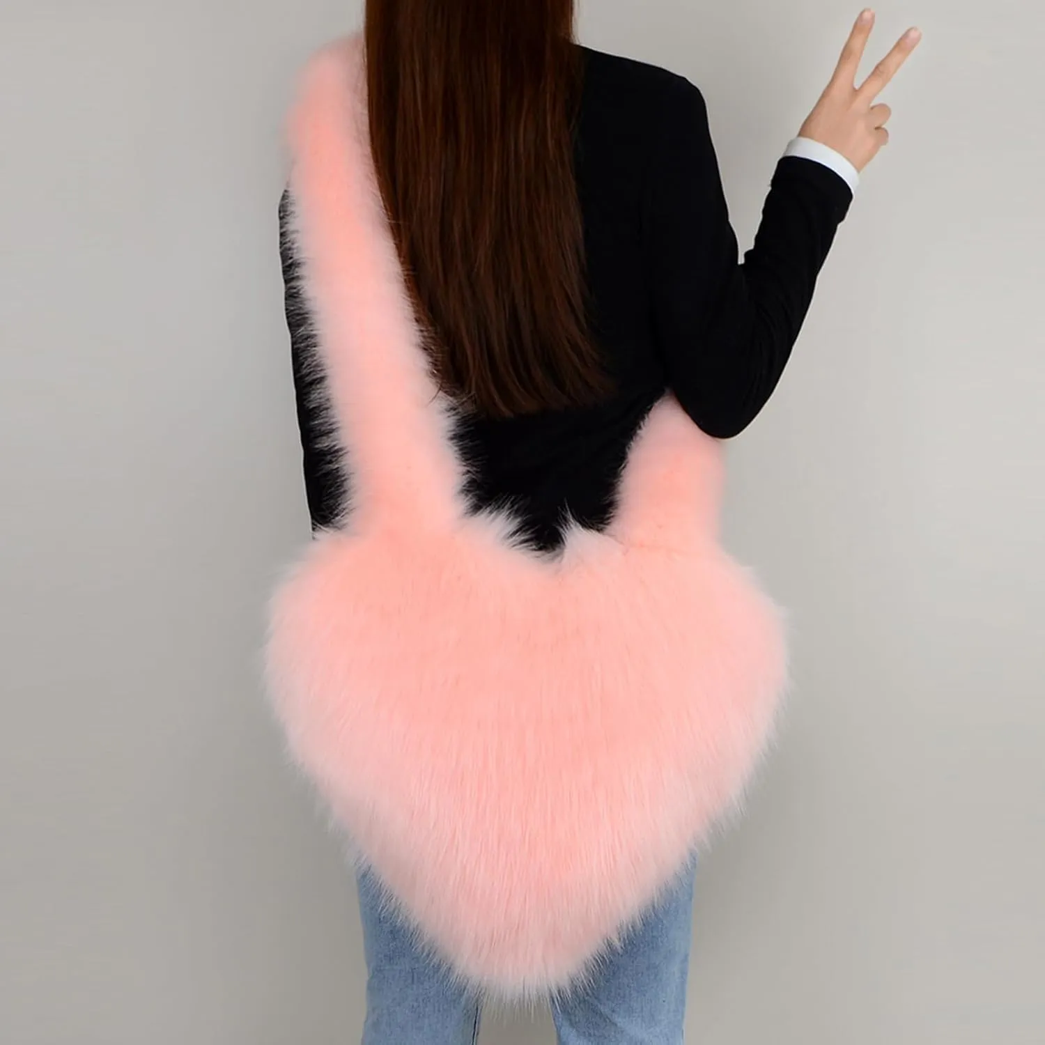 Women's Faux Fur Shoulder Bag Cute Heart Purse Soft Plush Shoulder Bag Furry Women's Crossbody
